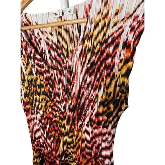 Unique & Beautiful Top - Size XL - Picture 4 of 4